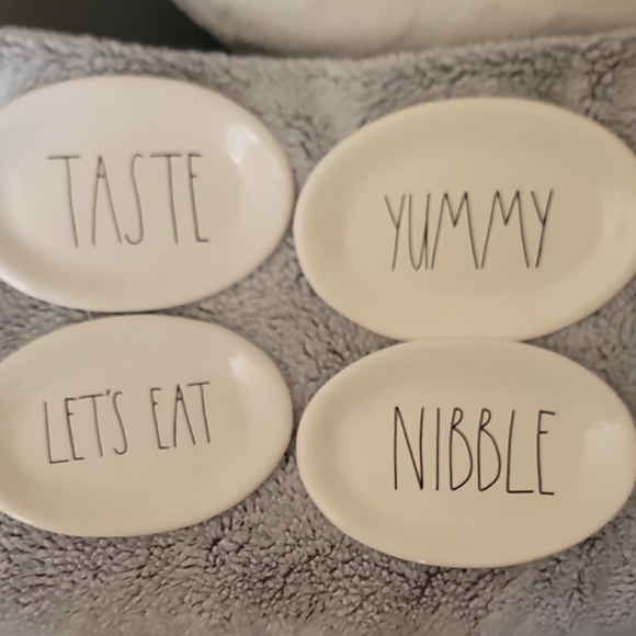 Rae Dunn Other - Rae Dunn Oval Plates.